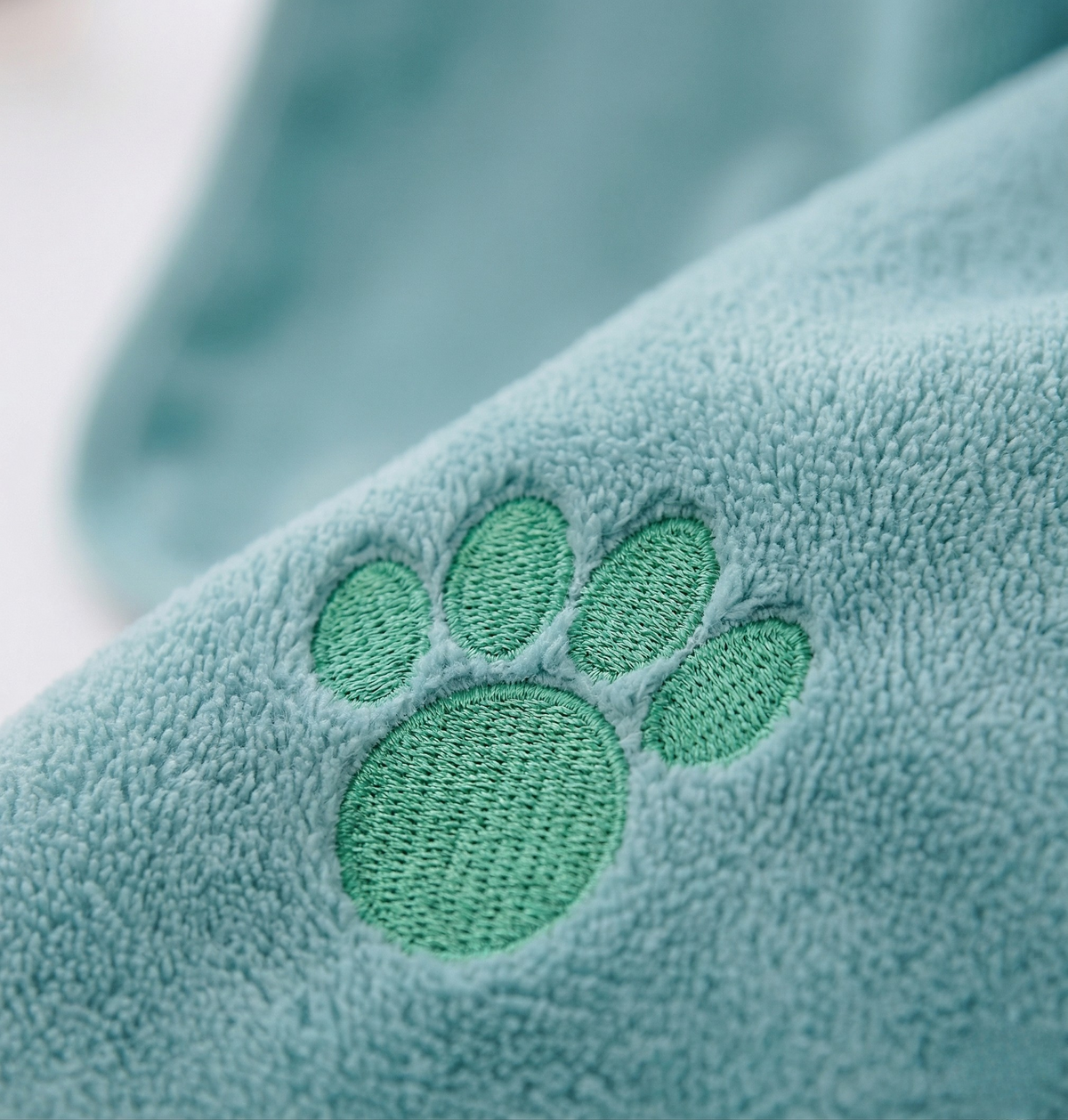 Quick-Dry Microfiber Pet Towel for Dogs & Cats, Absorbent Embroidered Bath Towel, 4 Sizes